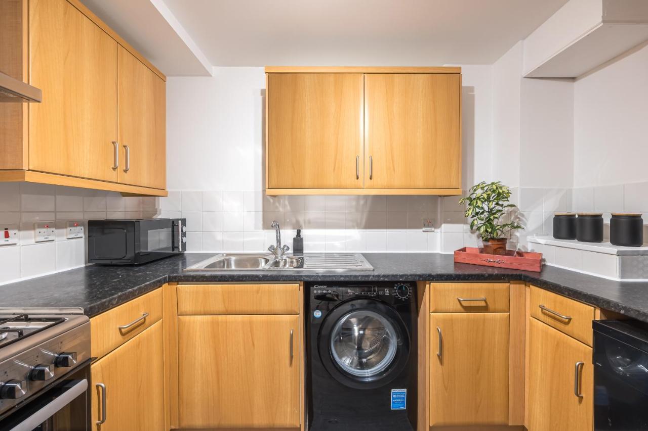 Nino Capital - Victoria Apartment London Exterior photo